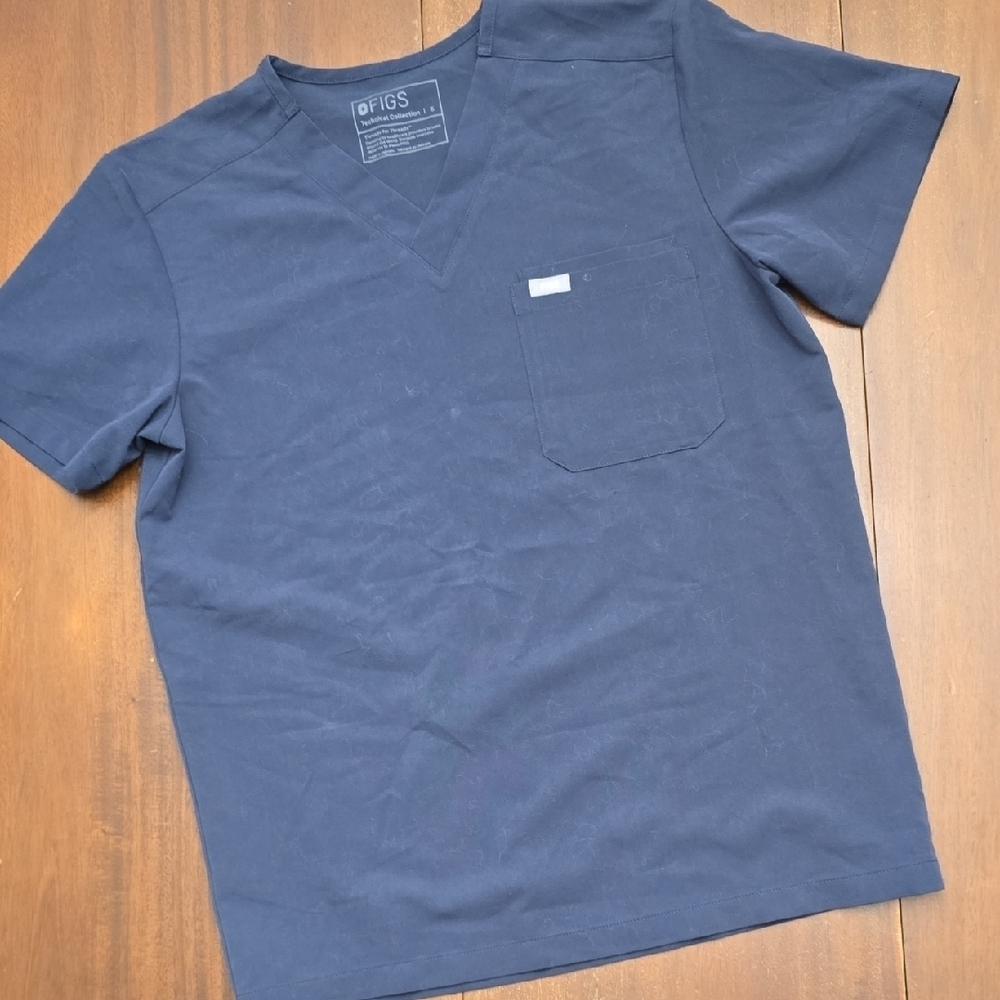 FIGS Men's Navy Blue V-Neck Shirt Small